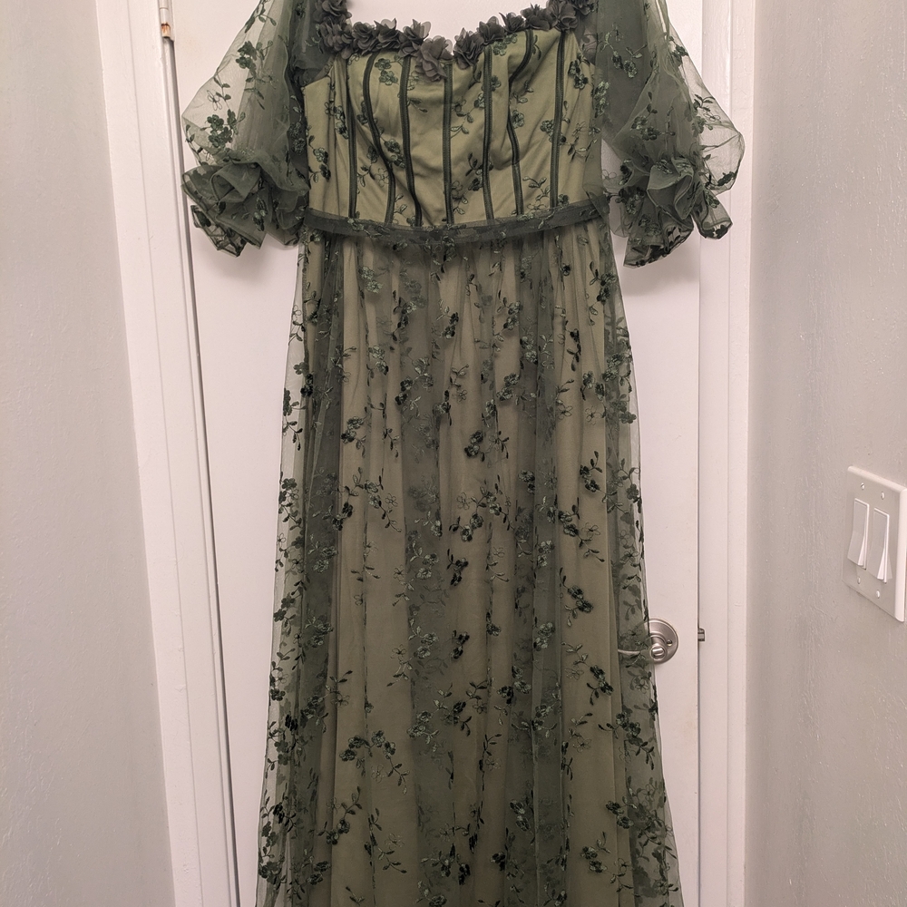 AnPoket Chic Green Embroidered Dress